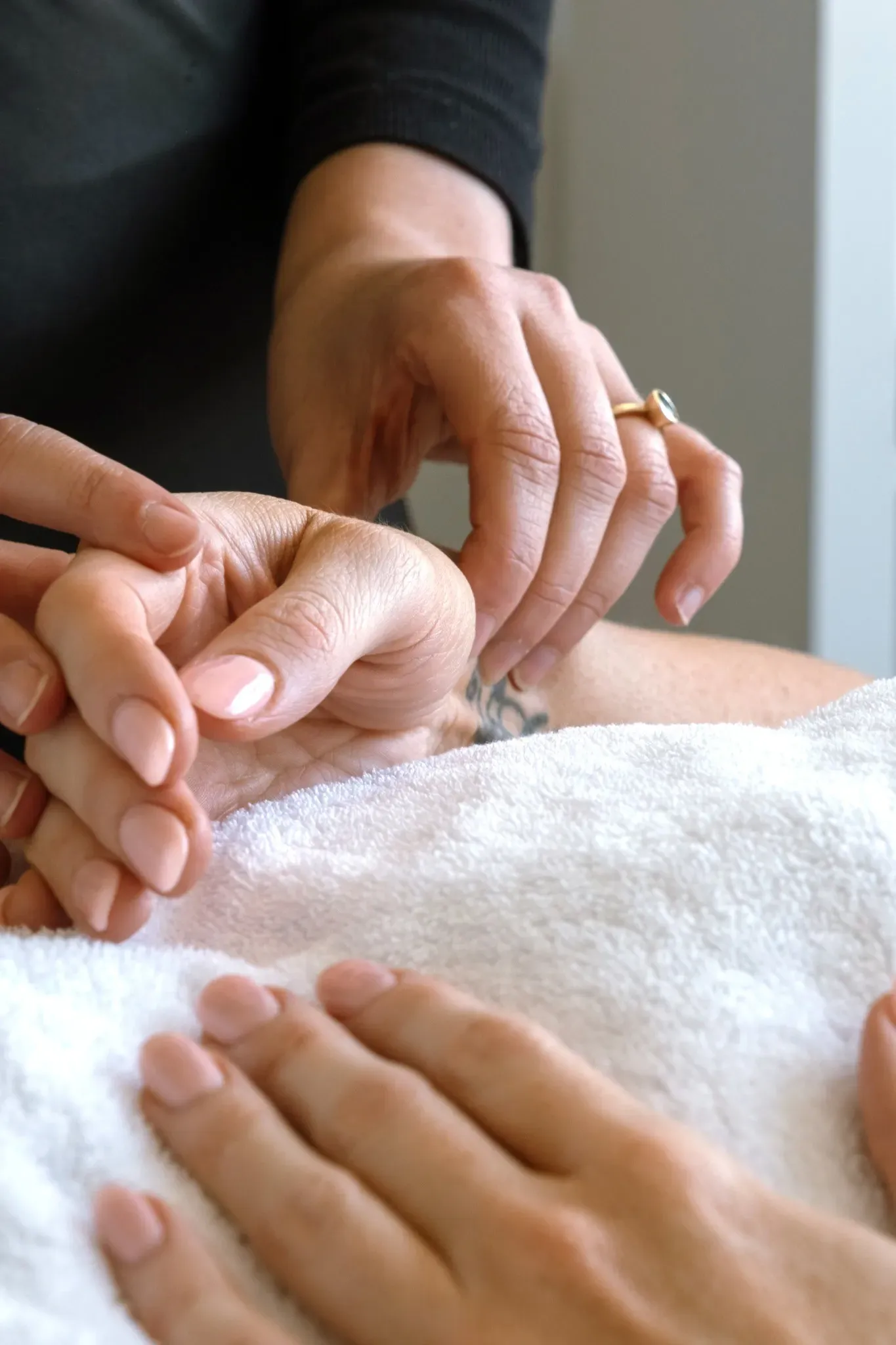 A Qi Medicine practitioner, warm and welcoming